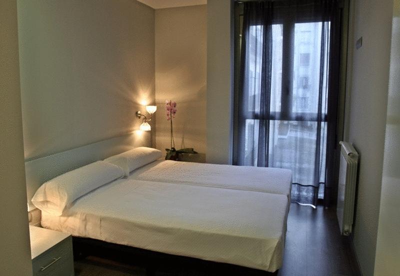 Hotel & Suites Arrizul Gros Сан-Себастьян Экстерьер фото